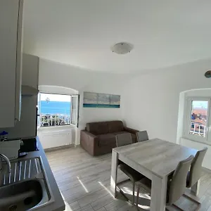 casa-al-mare-varazze.hotelitalianriviera.com/
